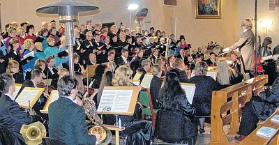 Das Konzert in der Kirche des Heiligen Kasimir im polnischen Police (Foto: Wolfram Otto) Das Konzert in der Kirche des Heiligen Kasimir im polnischen Police (Foto: Wolfram Otto)